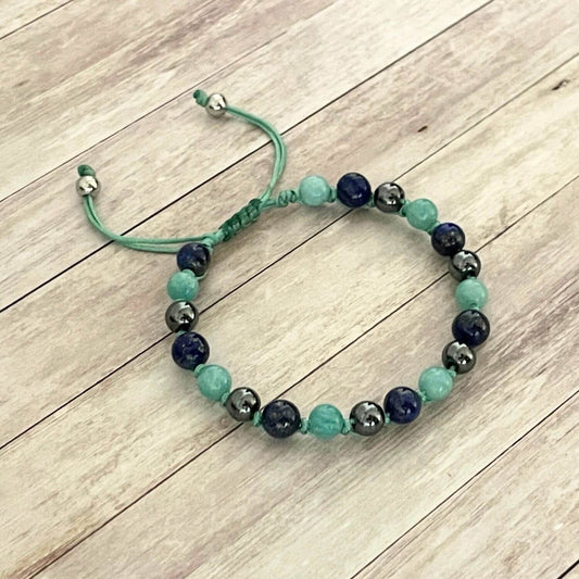 racelet Alignement doux en Lapis Lazuli Amazonite et Hématite sur cordon ajustable – vue principale
