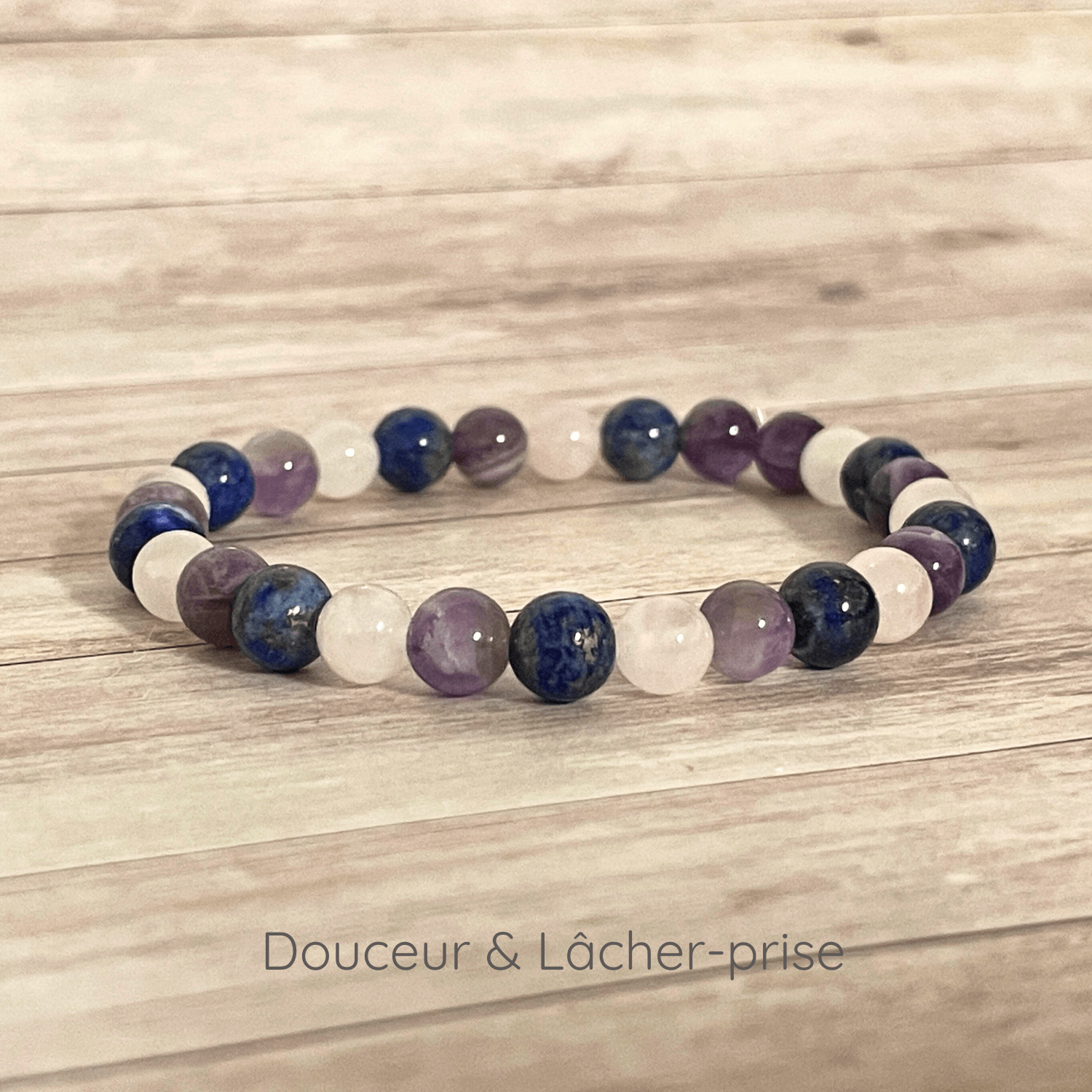 Bracelet douceur et lacher prise sur fil élastique en pierres naturelles de Lapis Lazuli Quartz rose et Améthyste.