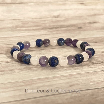 Bracelet douceur et lacher prise sur fil élastique en pierres naturelles de Lapis Lazuli Quartz rose et Améthyste.