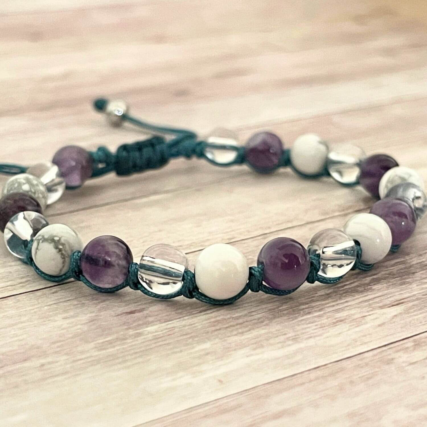 Bracelet lithothérapie en Améthyste aux tons doux et naturels