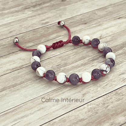 Bracelet en pierres naturelles améthyste et howlite sur cordon ajustable, vue de présentation