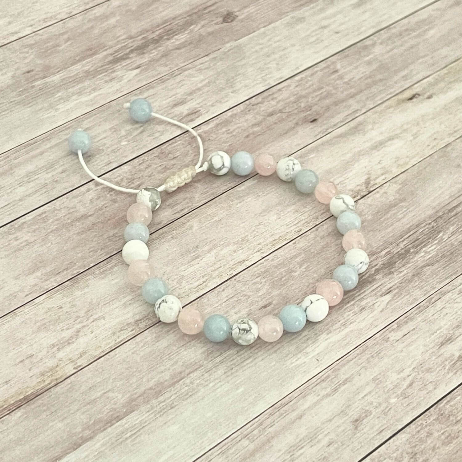 Bracelet en Quartz Rose, Aigue Marine et Howlite aux tons doux