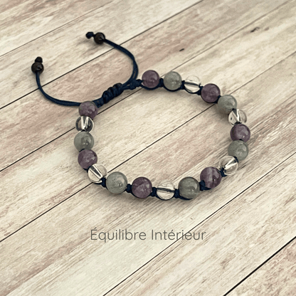 Bracelet en pierres naturelles labradorite, améthyste et cristal de roche sur cordon ajustable, vue de présentation