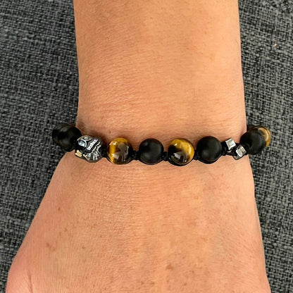 Bracelet pierres naturelles 8 mm Onyx et Œil de Tigre – vue sur poignet