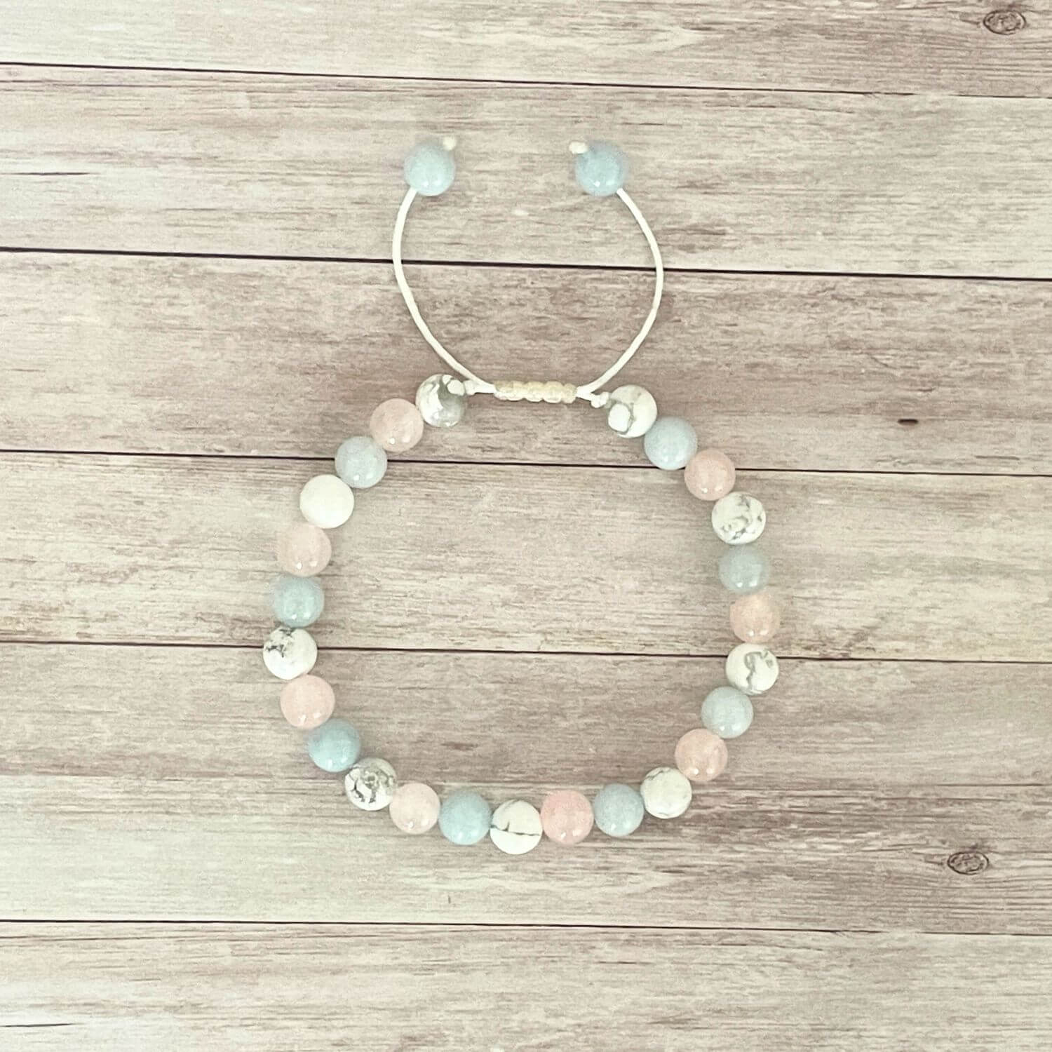 Bracelet d’intention douceur intérieure aux couleurs pastel