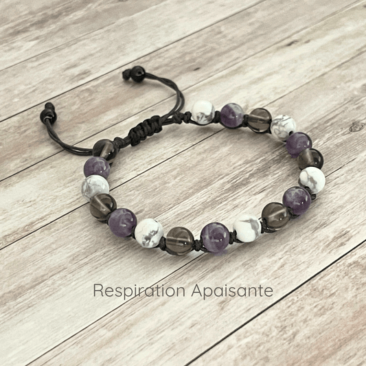 Bracelet en pierres naturelles améthyste, howlite et quartz fumé sur cordon ajustable, vue de présentation