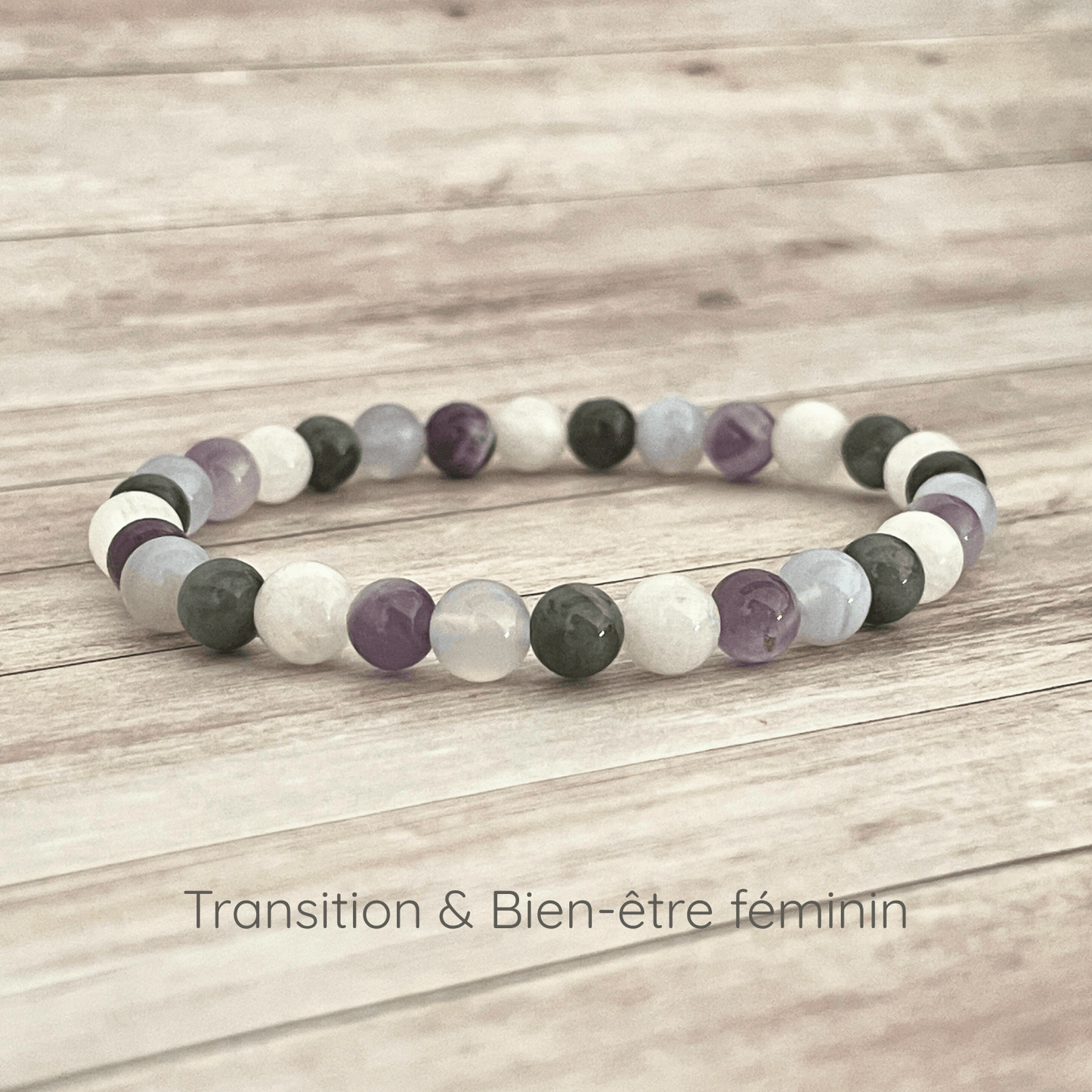 Bracelet transition et bien être féminin en pierres naturelles Pierre de Lune, Améthyste, Labradorite et Calcédoine 6 mm sur fil élastique