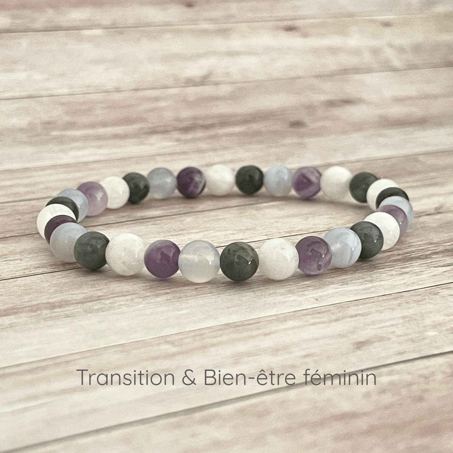 Bracelet transition et bien être féminin en pierres naturelles Pierre de Lune, Améthyste, Labradorite et Calcédoine 6 mm sur fil élastique
